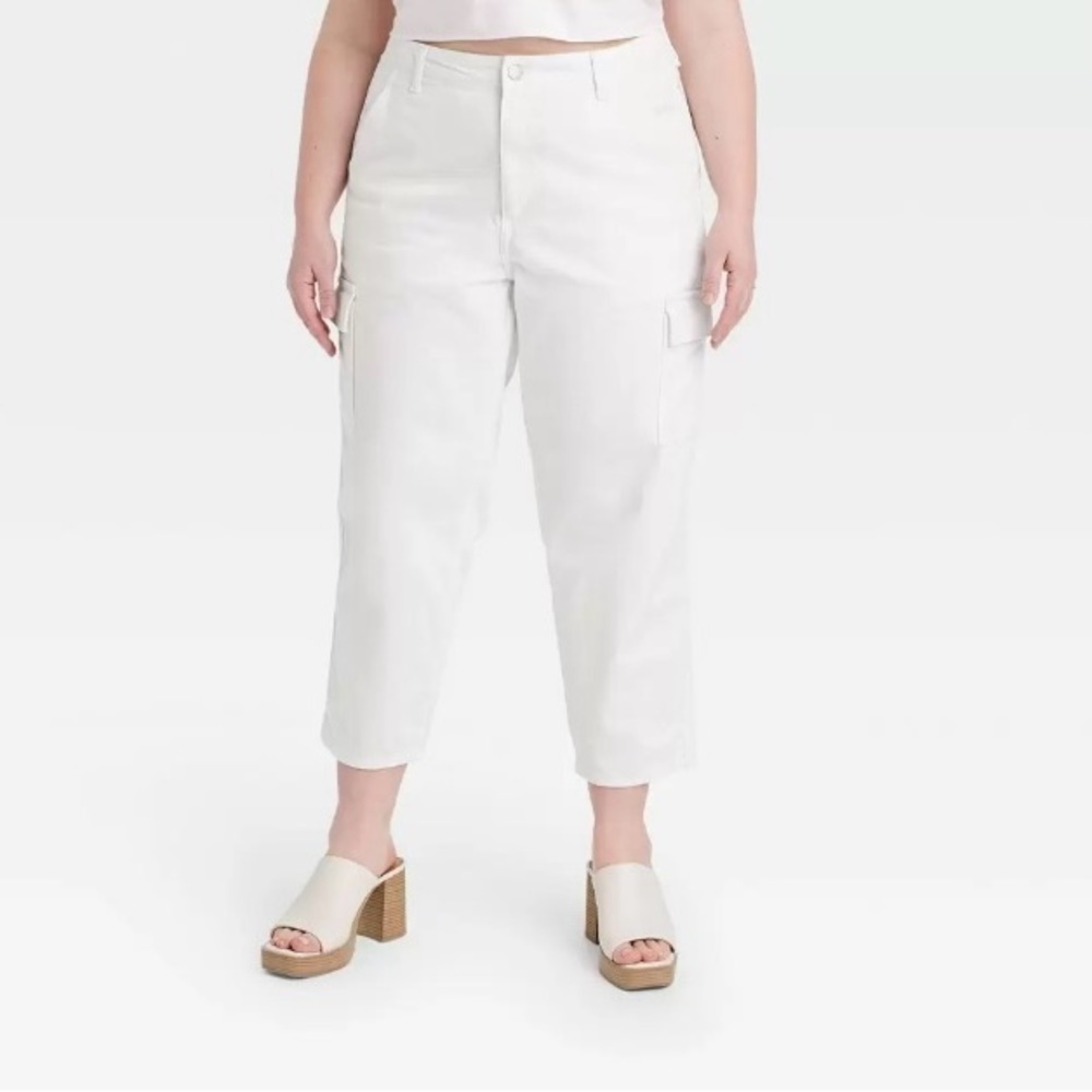 NWT Universal Thread™ Women's Mid-Rise Boyfriend Jeans White Size 22 REGULAR